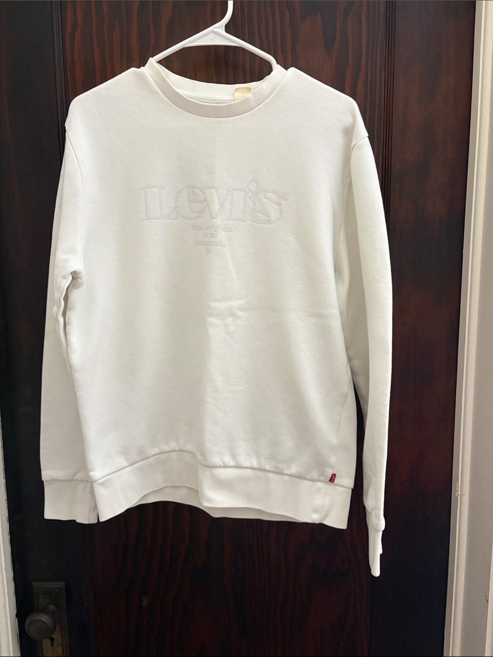 Levi's Men's Off-White Embossed Logo Crewneck Sweatshirt
